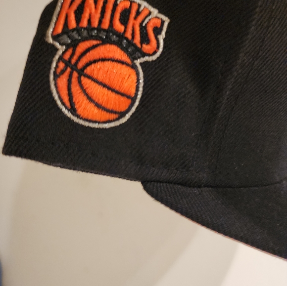KNICKS New Era hardwood classic fitted 7 3/8 NWOT - Picture 2 of 5